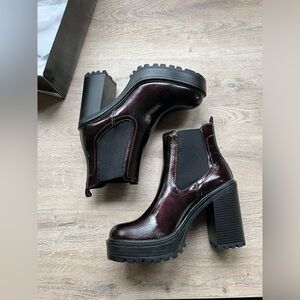 Guess Dark maroon chunky heel ankle boots